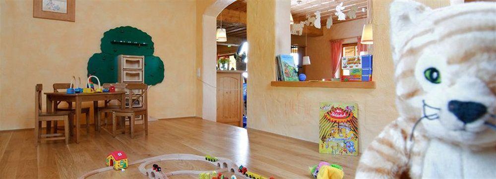 Jufa Hotel Tieschen Екстериор снимка
