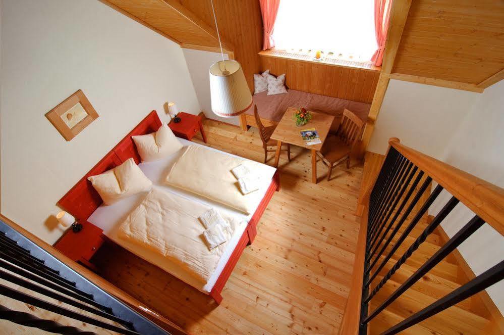 Jufa Hotel Tieschen Екстериор снимка
