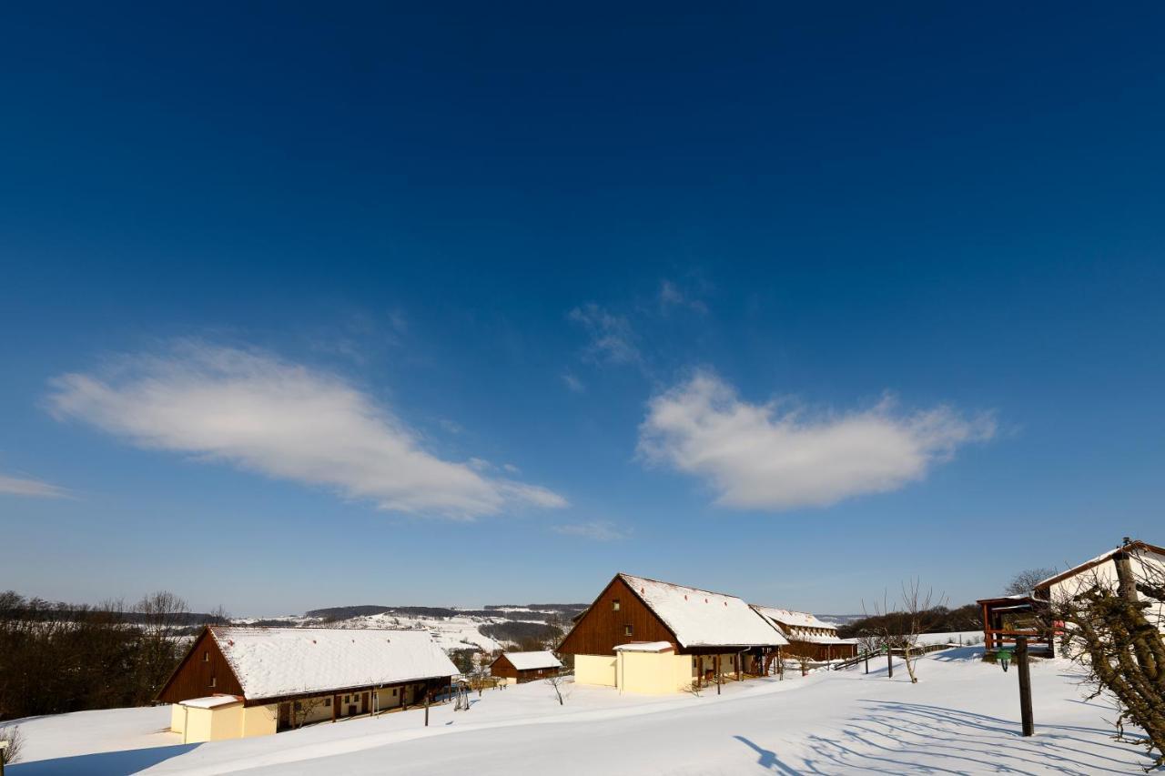 Jufa Hotel Tieschen Екстериор снимка